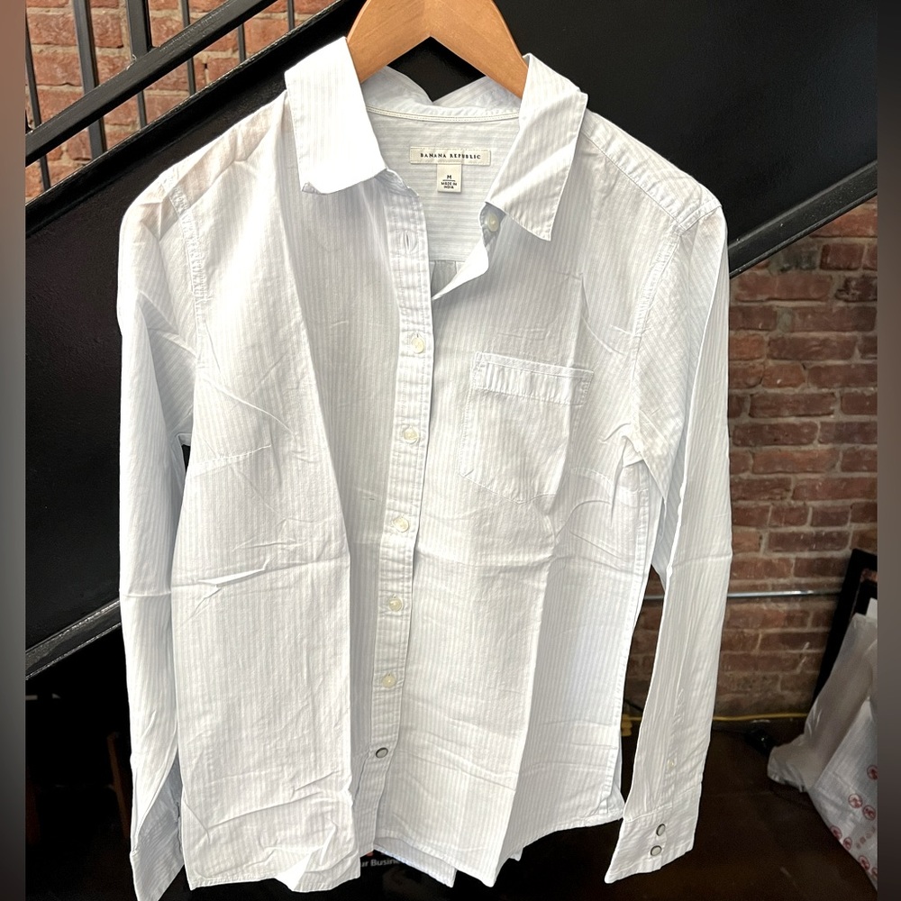 Blue & White Striped Banana Republic Button Down size M
